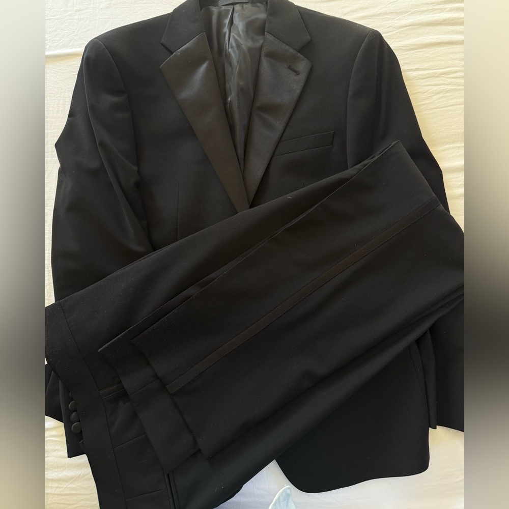 Calvin Klein Elegant Black Tuxedo